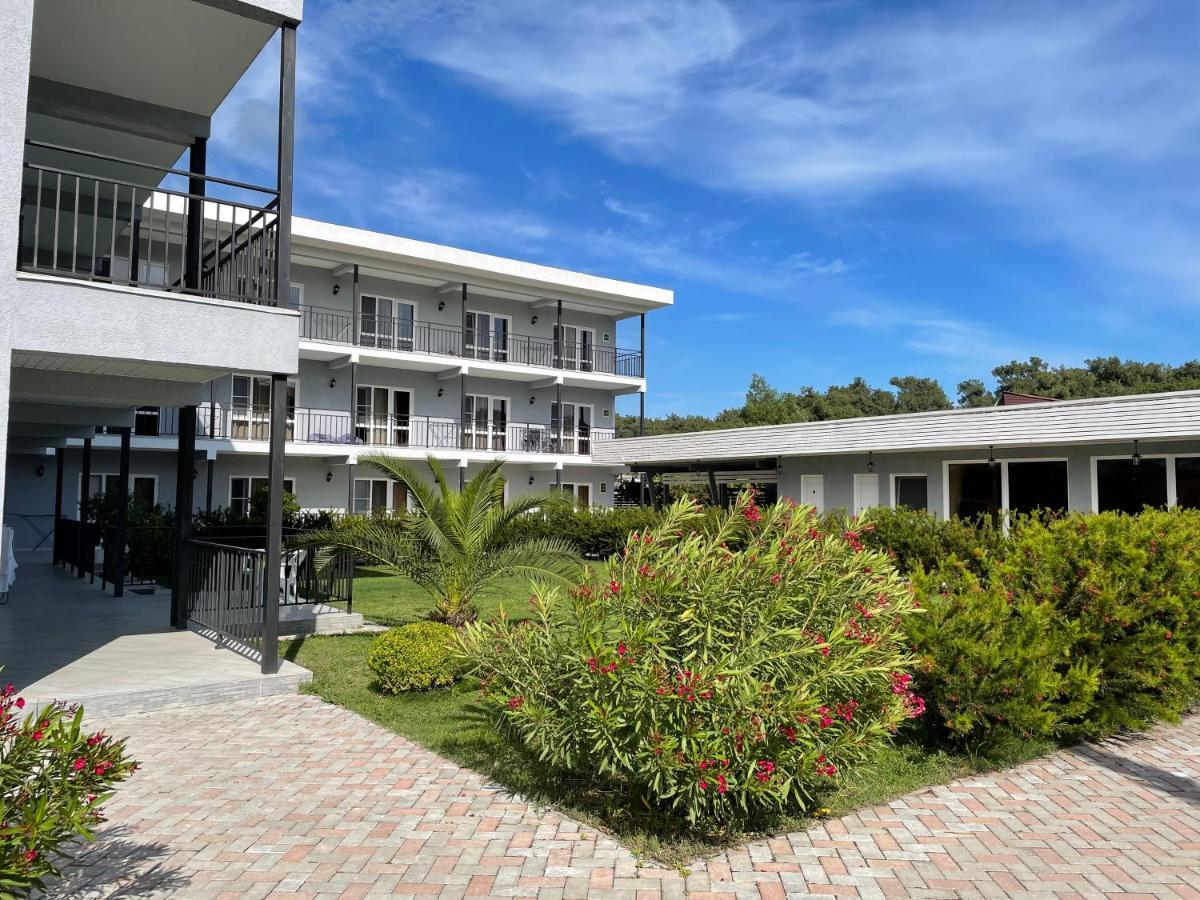Hotel Mandarin Pizunda Ngoại thất bức ảnh